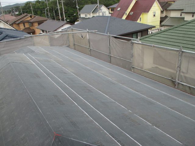 播磨町で防水紙の敷設